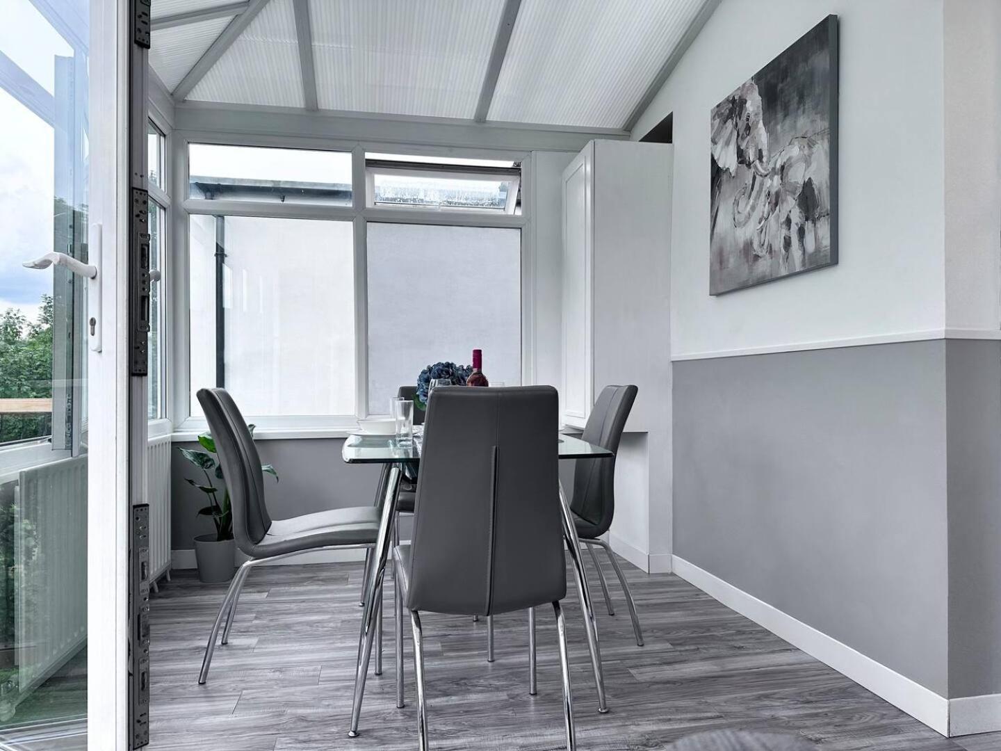 Sleek Skyward Serenity 2bed W Pool Table - Ystrad * Llwynypia